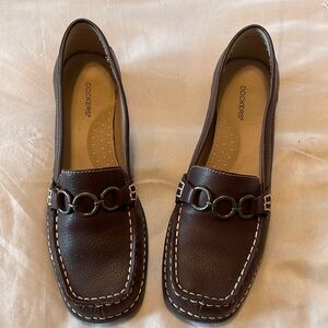 Dockers dark brown leather flat 3/4” heel loafer